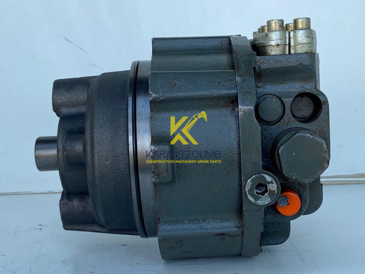 Liebherr Hydraulikeinbaumotor CMVE O 108. ID-Nr.10118562 - ID-Nr.10132610 - ID-Nr.10129048. LOS1916, LOS916, LOS926, R906, R916, R918, R920, R922, R924, R926COMP, R926, R936. #27979# - Hidrolik motor - Paletli ekskavatör: fotoğraf 1 Liebherr Hydraulikeinbaumotor CMVE O 108. ID-Nr.10118562 - ID-Nr.10132610 - ID-Nr.10129048. LOS1916, LOS916, LOS926, R906, R916, R918, R920, R922, R924, R926COMP, R926, R936. #27979# - Hidrolik motor - Paletli ekskavatör: fotoğraf 1
