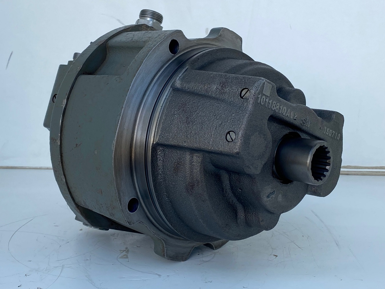 Liebherr Hydraulikeinbaumotor CMVE O 108. ID-Nr.10118562 - ID-Nr.10132610 - ID-Nr.10129048. LOS1916, LOS916, LOS926, R906, R916, R918, R920, R922, R924, R926COMP, R926, R936. #27979# - Hidrolik motor - Paletli ekskavatör: fotoğraf 4 Liebherr Hydraulikeinbaumotor CMVE O 108. ID-Nr.10118562 - ID-Nr.10132610 - ID-Nr.10129048. LOS1916, LOS916, LOS926, R906, R916, R918, R920, R922, R924, R926COMP, R926, R936. #27979# - Hidrolik motor - Paletli ekskavatör: fotoğraf 4