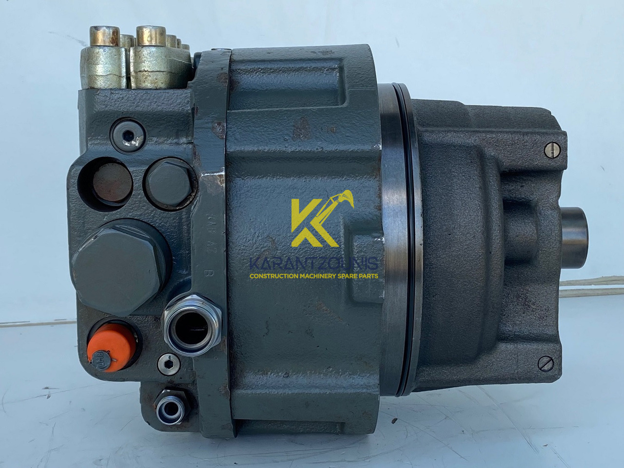 Liebherr Hydraulikeinbaumotor CMVE O 108. ID-Nr.10118562 - ID-Nr.10132610 - ID-Nr.10129048. LOS1916, LOS916, LOS926, R906, R916, R918, R920, R922, R924, R926COMP, R926, R936. #27979# - Hidrolik motor - Paletli ekskavatör: fotoğraf 2 Liebherr Hydraulikeinbaumotor CMVE O 108. ID-Nr.10118562 - ID-Nr.10132610 - ID-Nr.10129048. LOS1916, LOS916, LOS926, R906, R916, R918, R920, R922, R924, R926COMP, R926, R936. #27979# - Hidrolik motor - Paletli ekskavatör: fotoğraf 2