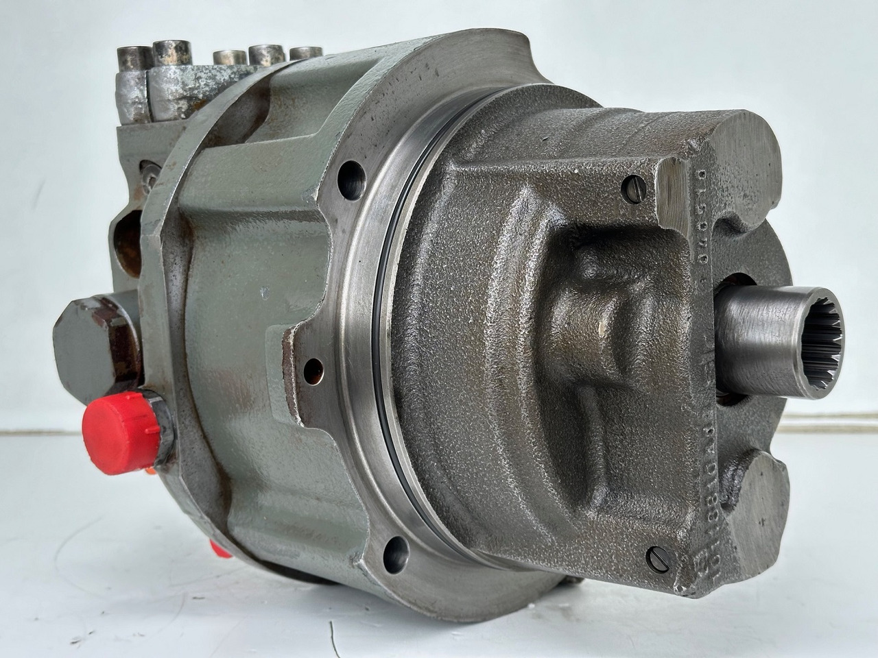 Liebherr Hydraulikeinbaumotor CMVE O 108. ID-Nr.10118562 - ID-Nr.10132610 - ID-Nr.10129048. LOS1916, LOS916, LOS926, R906, R916, R918, R920, R922, R924, R926COMP, R926, R936. #28313# - Hidrolik motor - İş makinaları: fotoğraf 1 Liebherr Hydraulikeinbaumotor CMVE O 108. ID-Nr.10118562 - ID-Nr.10132610 - ID-Nr.10129048. LOS1916, LOS916, LOS926, R906, R916, R918, R920, R922, R924, R926COMP, R926, R936. #28313# - Hidrolik motor - İş makinaları: fotoğraf 1