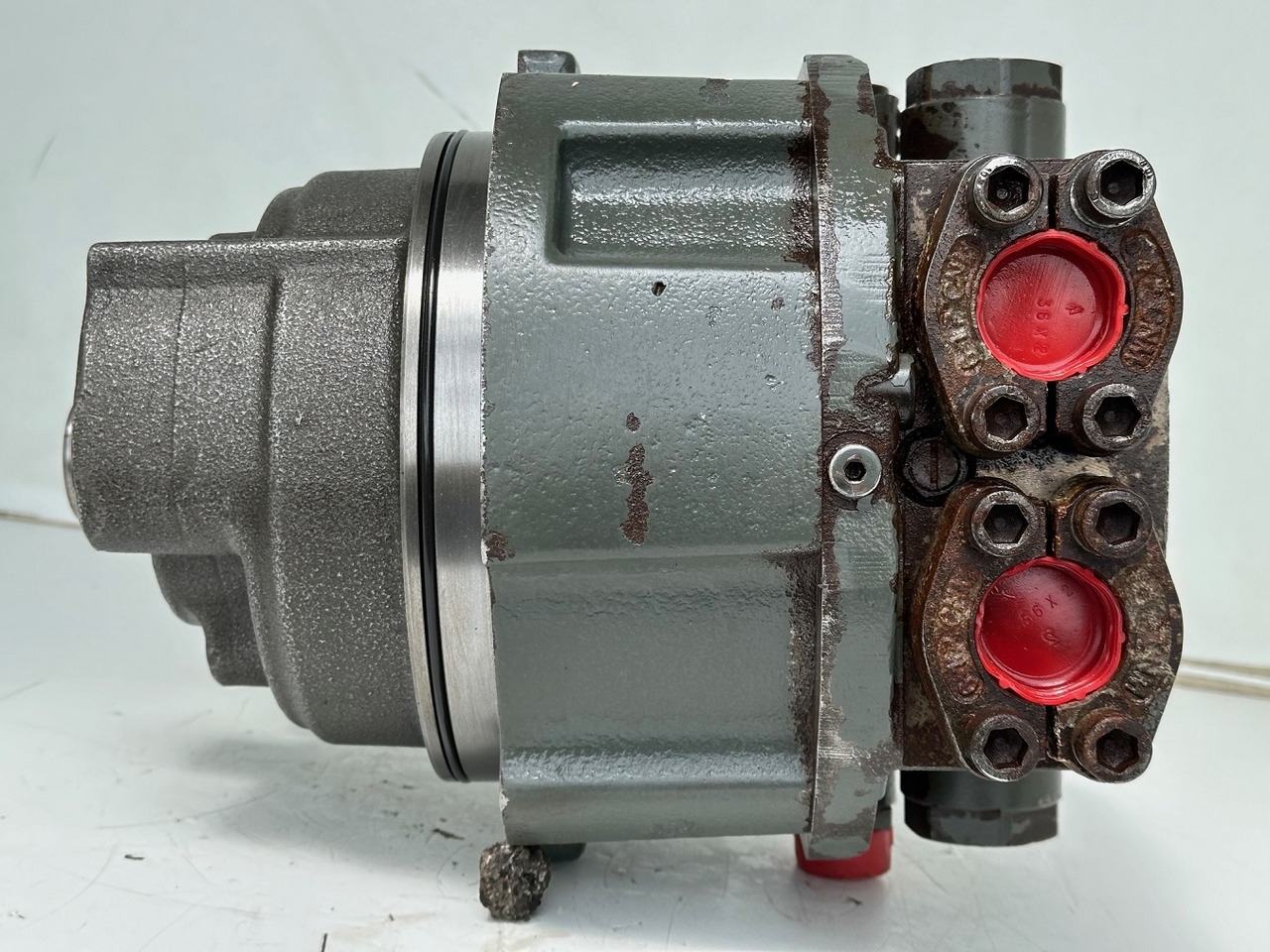Liebherr Hydraulikeinbaumotor CMVE O 108. ID-Nr.10118562 - ID-Nr.10132610 - ID-Nr.10129048. LOS1916, LOS916, LOS926, R906, R916, R918, R920, R922, R924, R926COMP, R926, R936. #28314# - Hidrolik motor - İş makinaları: fotoğraf 5 Liebherr Hydraulikeinbaumotor CMVE O 108. ID-Nr.10118562 - ID-Nr.10132610 - ID-Nr.10129048. LOS1916, LOS916, LOS926, R906, R916, R918, R920, R922, R924, R926COMP, R926, R936. #28314# - Hidrolik motor - İş makinaları: fotoğraf 5
