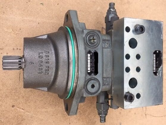 Liebherr Hydraulikeinbaumotor FMF045 and Dämpfungsventil DV22. ID-Nr.10137481 - ID-Nr.10152486 - ID-Nr.11369615 and ID-Nr.10151323 - Hidrolik motor - Paletli ekskavatör: fotoğraf 1 Liebherr Hydraulikeinbaumotor FMF045 and Dämpfungsventil DV22. ID-Nr.10137481 - ID-Nr.10152486 - ID-Nr.11369615 and ID-Nr.10151323 - Hidrolik motor - Paletli ekskavatör: fotoğraf 1
