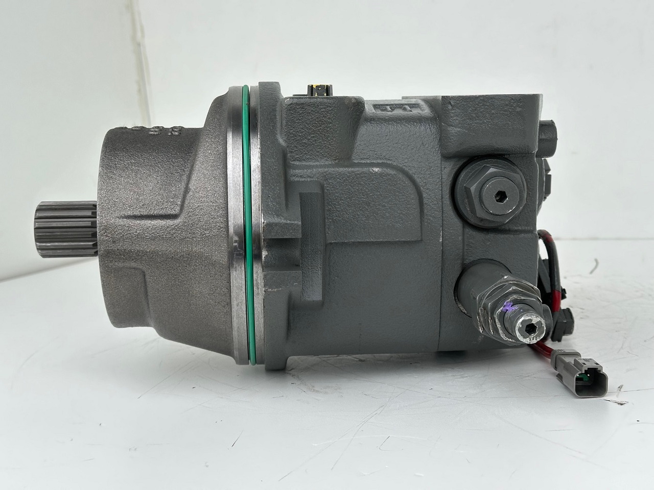 Liebherr Hydraulikeinbaumotor Typ:FMF058. ID-Nr.12483261. SAT275/266. R926 K-LC-1565, R926 K-LC-1827, R930 T-1980. #12483261.00573# - Hidrolik motor - Paletli ekskavatör: fotoğraf 5 Liebherr Hydraulikeinbaumotor Typ:FMF058. ID-Nr.12483261. SAT275/266. R926 K-LC-1565, R926 K-LC-1827, R930 T-1980. #12483261.00573# - Hidrolik motor - Paletli ekskavatör: fotoğraf 5