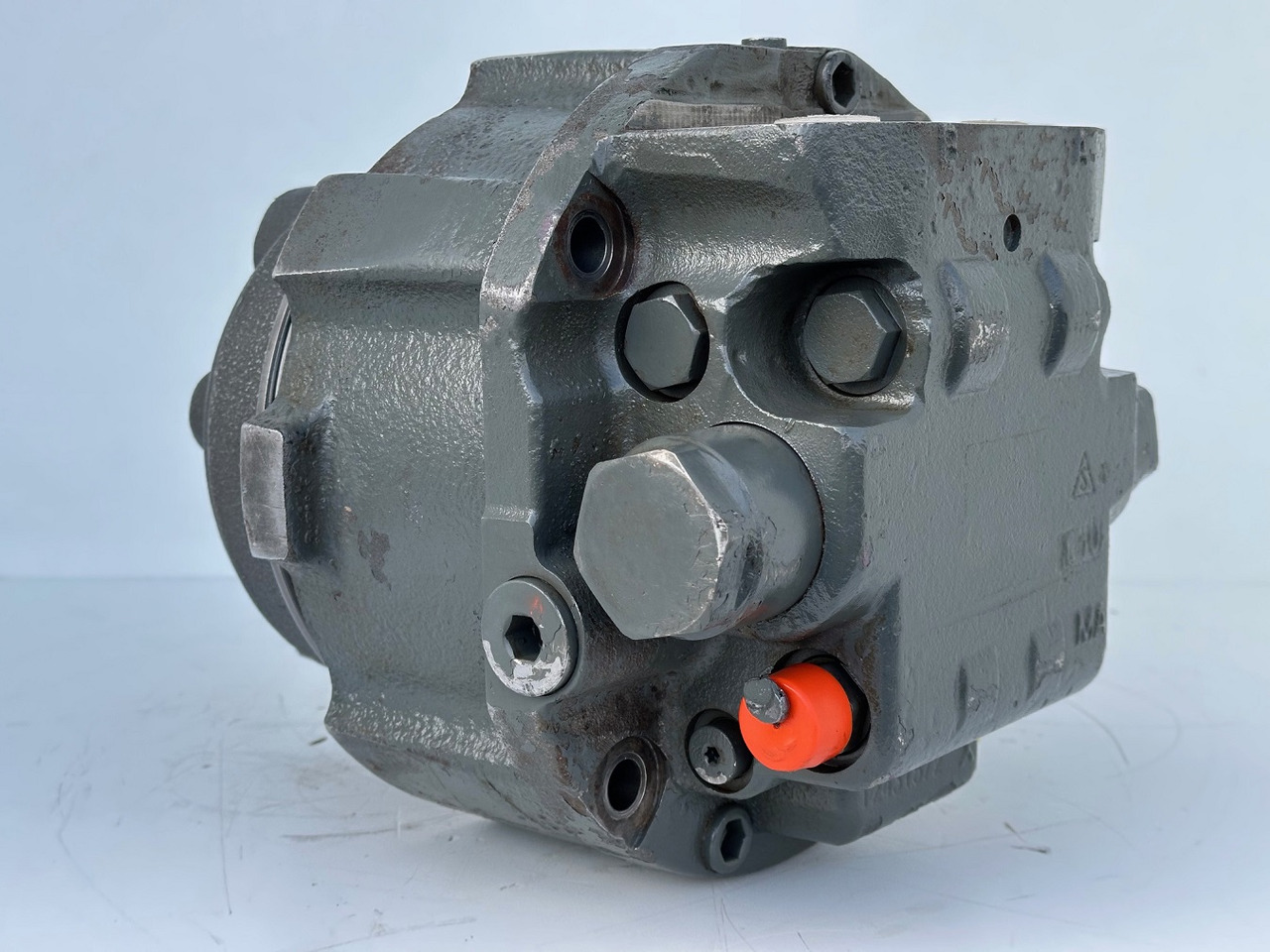 Liebherr Hydraulikeinbaumotor Typ:LH46VE 108. ID-Nr.11428178 . LOS926-1715,R926-1715,R928-1715,R930-1716,R934-1550,R936K-LC,R936K-NLC,R936K-SLC,R938. #11428178.0663# - Yürüyüş motoru - İş makinaları: fotoğraf 5 Liebherr Hydraulikeinbaumotor Typ:LH46VE 108. ID-Nr.11428178 . LOS926-1715,R926-1715,R928-1715,R930-1716,R934-1550,R936K-LC,R936K-NLC,R936K-SLC,R938. #11428178.0663# - Yürüyüş motoru - İş makinaları: fotoğraf 5