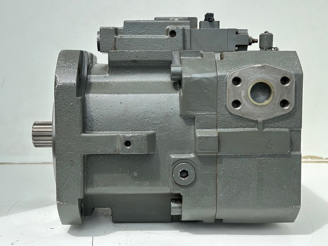 Liebherr Hydraulikverstellpumpe Typ:DPV O 165. ID-Nr.10120060 - ID-Nr.10144915. LH120 C-1103, LH120 CG-1103, LH120 M-1102. #10144915.13342# - Hidrolik pompa - Tekerlekli ekskavatör: fotoğraf 4 Liebherr Hydraulikverstellpumpe Typ:DPV O 165. ID-Nr.10120060 - ID-Nr.10144915. LH120 C-1103, LH120 CG-1103, LH120 M-1102. #10144915.13342# - Hidrolik pompa - Tekerlekli ekskavatör: fotoğraf 4