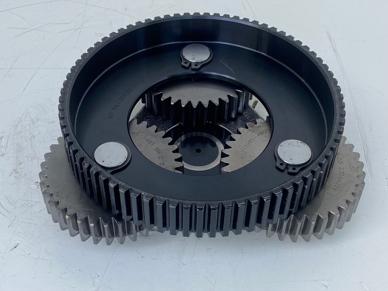 Liebherr Lamellenträger ID-Nr.944390203 - Planetenräder ID-Nr.90213984 - Planetenträger ID-Nr.944390003. SAT250/278 - SAT250/287 - SAT250A300. #PLA1550# - Dönüş motoru - Paletli ekskavatör: fotoğraf 1 Liebherr Lamellenträger ID-Nr.944390203 - Planetenräder ID-Nr.90213984 - Planetenträger ID-Nr.944390003. SAT250/278 - SAT250/287 - SAT250A300. #PLA1550# - Dönüş motoru - Paletli ekskavatör: fotoğraf 1