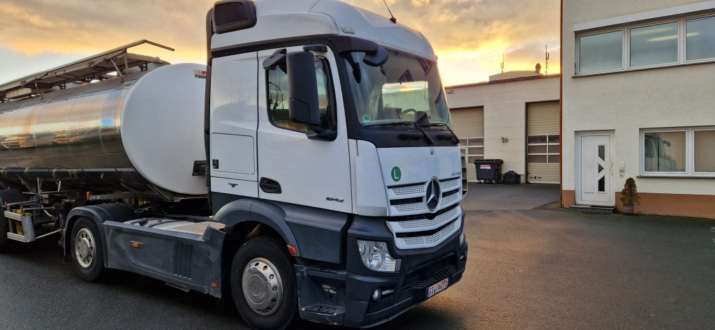 Mercedes Benz Actros 1842 4x2 (Nr. 5952) - Çekici: fotoğraf 3 Mercedes Benz Actros 1842 4x2 (Nr. 5952) - Çekici: fotoğraf 3