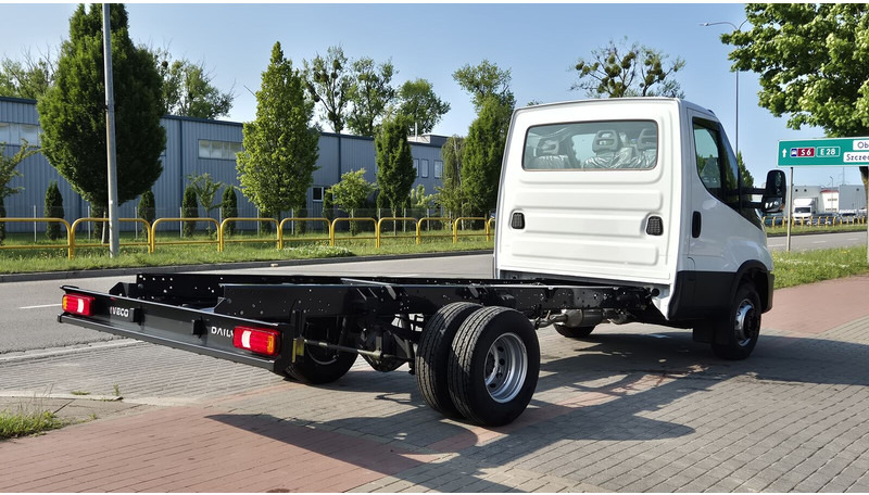 Iveco Daily 70C18 - nowe! - Şasi kamyon: fotoğraf 1 Iveco Daily 70C18 - nowe! - Şasi kamyon: fotoğraf 1