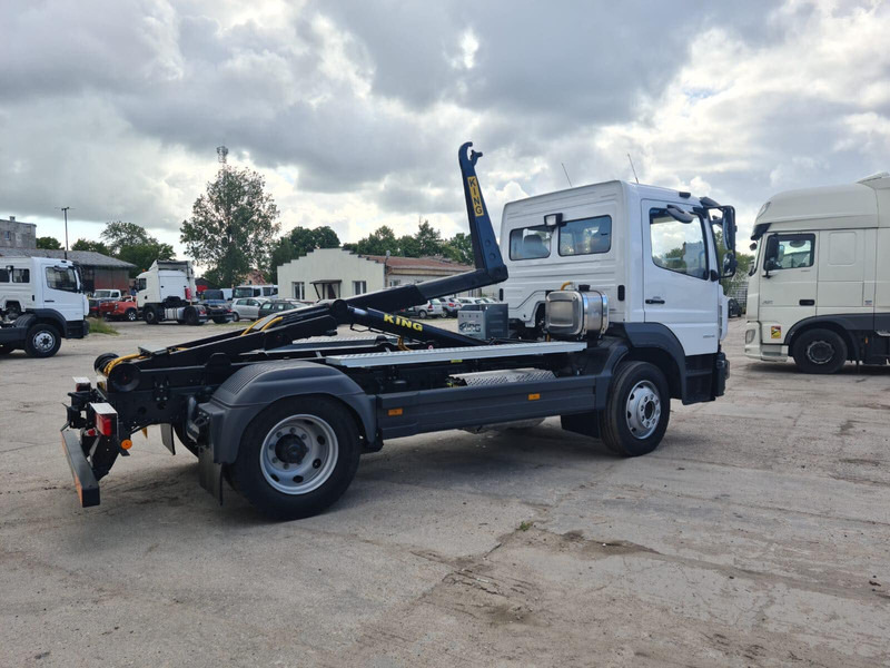 Mercedes-Benz Atego 1527L - Kancalı yükleyici kamyon: fotoğraf 1 Mercedes-Benz Atego 1527L - Kancalı yükleyici kamyon: fotoğraf 1