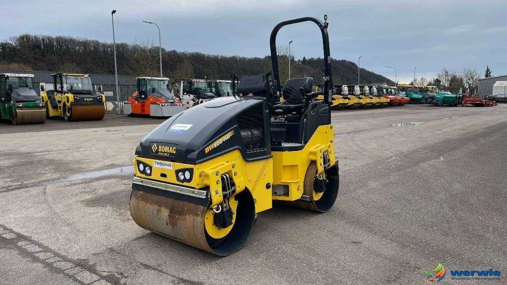 Bomag BW 120 AD-5 - Yol silindiri: fotoğraf 4 Bomag BW 120 AD-5 - Yol silindiri: fotoğraf 4