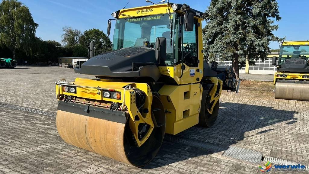 Bomag BW 174 AP-4V AM - Yol silindiri: fotoğraf 5 Bomag BW 174 AP-4V AM - Yol silindiri: fotoğraf 5