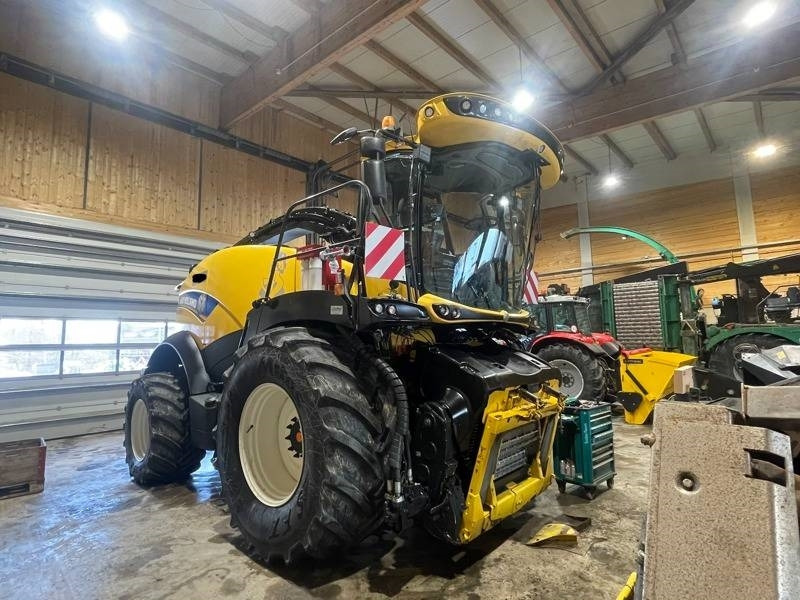 New Holland FR 650 - Silaj makinesi: fotoğraf 3 New Holland FR 650 - Silaj makinesi: fotoğraf 3