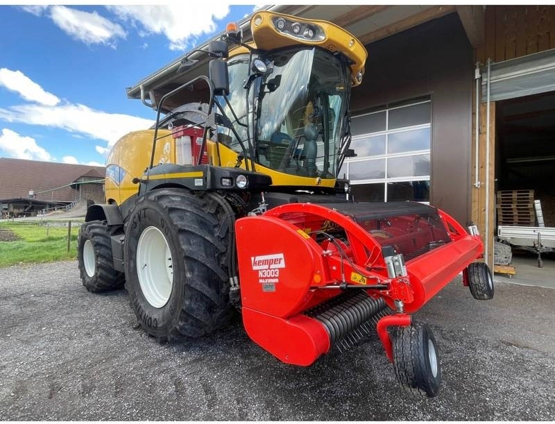 New Holland FR 700 - Silaj makinesi: fotoğraf 1 New Holland FR 700 - Silaj makinesi: fotoğraf 1