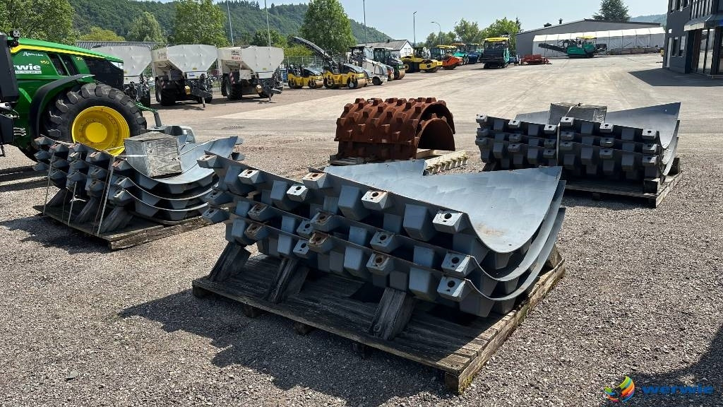 Hamm HAMM + VOLVO Stampffußschalen - Yedek parça - Silindir makinesi: fotoğraf 4 Hamm HAMM + VOLVO Stampffußschalen - Yedek parça - Silindir makinesi: fotoğraf 4