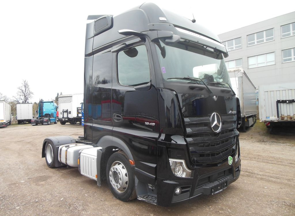 Mercedes-Benz 1848 ACTROS, LOWDECK, GIGA SPACE, STANDKLIMA Mercedes-Benz 1848 ACTROS, LOWDECK, GIGA SPACE, STANDKLIMA - Çekici: fotoğraf 2 Mercedes-Benz 1848 ACTROS, LOWDECK, GIGA SPACE, STANDKLIMA Mercedes-Benz 1848 ACTROS, LOWDECK, GIGA SPACE, STANDKLIMA - Çekici: fotoğraf 2
