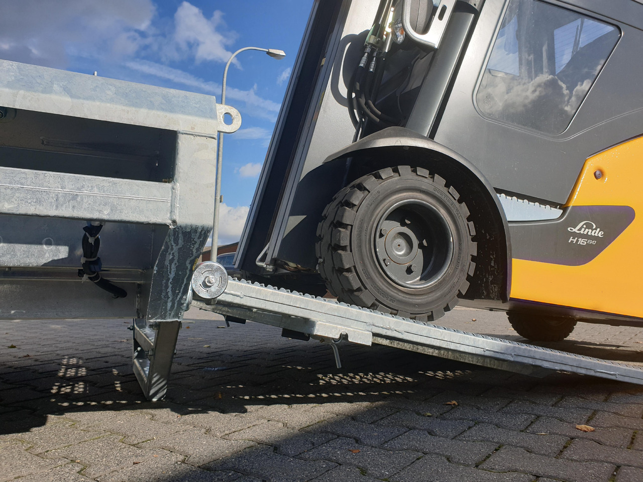 HULCO TERRAX Aluboden 294x150x27cm Heckrampe 150cm (M) 3500kg - İş makinası römorku: fotoğraf 3 HULCO TERRAX Aluboden 294x150x27cm Heckrampe 150cm (M) 3500kg - İş makinası römorku: fotoğraf 3