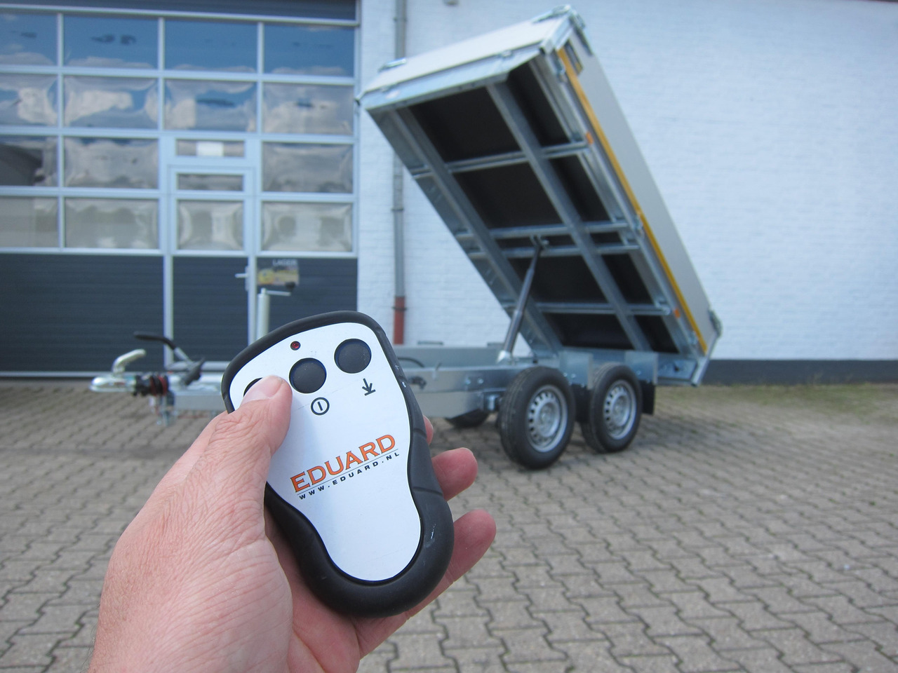 Heck Kipper 260x150x30cm Lfh: 72cm Elektrisch & NHP Funk (S) 2000kg - Damperli römork: fotoğraf 1 Heck Kipper 260x150x30cm Lfh: 72cm Elektrisch & NHP Funk (S) 2000kg - Damperli römork: fotoğraf 1