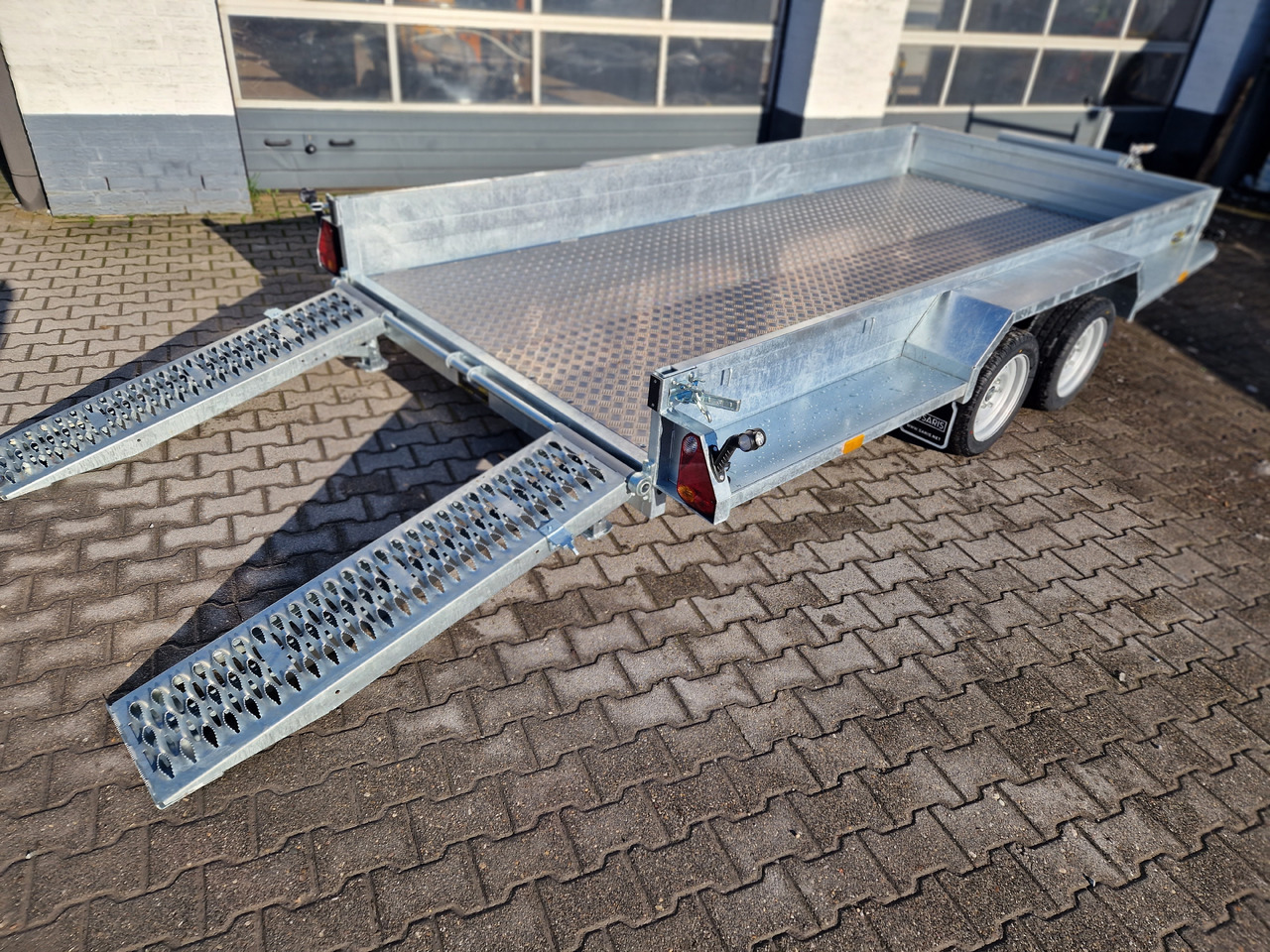 Saris Magnum MAXX 3500 406x182x30cm force one Rampen Schaufelablage 100km/H 3500kg Januar Aktion - İş makinası römorku: fotoğraf 1 Saris Magnum MAXX 3500 406x182x30cm force one Rampen Schaufelablage 100km/H 3500kg Januar Aktion - İş makinası römorku: fotoğraf 1