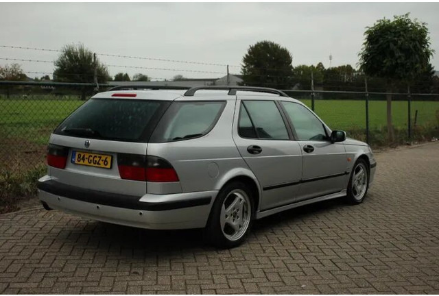 Saab 9-5 Estate 2.3 TURBO S Aero - Binek araba: fotoğraf 5 Saab 9-5 Estate 2.3 TURBO S Aero - Binek araba: fotoğraf 5