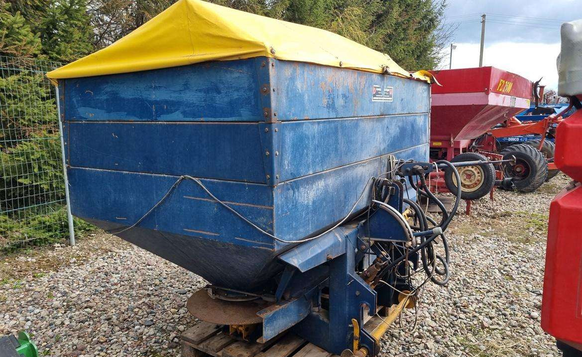 Bogballe C II 2000 - Gübre serpme makinesi: fotoğraf 4 Bogballe C II 2000 - Gübre serpme makinesi: fotoğraf 4