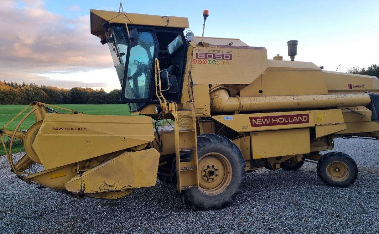 New Holland 8050 - Biçerdöver: fotoğraf 4 New Holland 8050 - Biçerdöver: fotoğraf 4