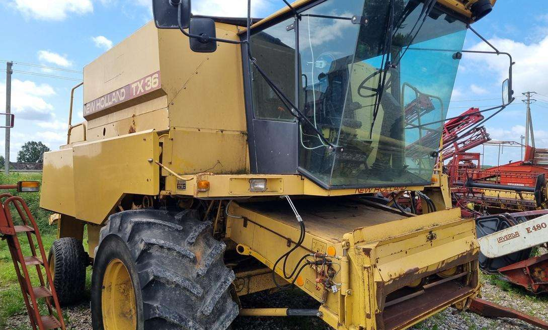 New Holland TX36 - Biçerdöver: fotoğraf 1 New Holland TX36 - Biçerdöver: fotoğraf 1