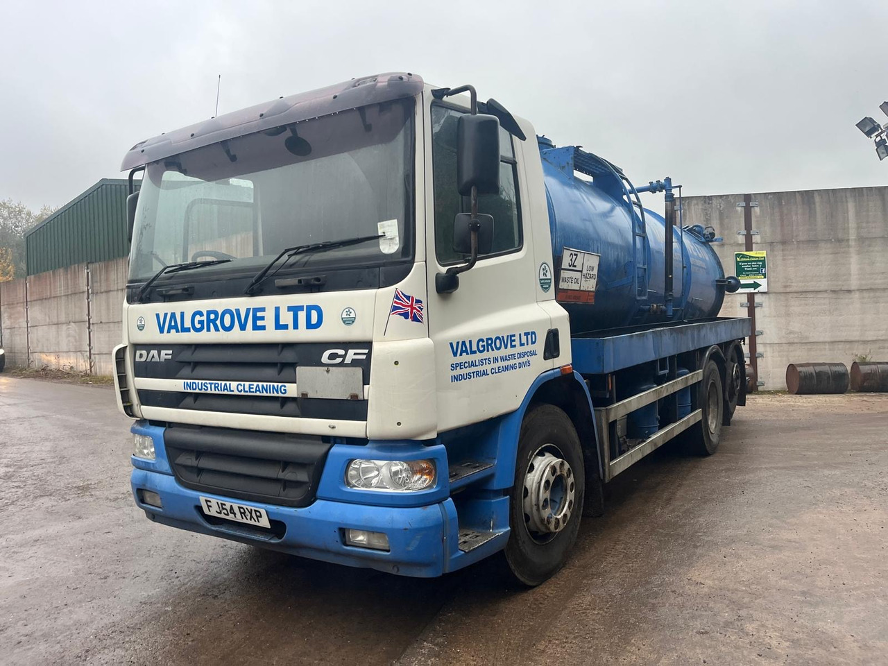 DAF 75 CF - Tanker kamyon: fotoğraf 1 DAF 75 CF - Tanker kamyon: fotoğraf 1