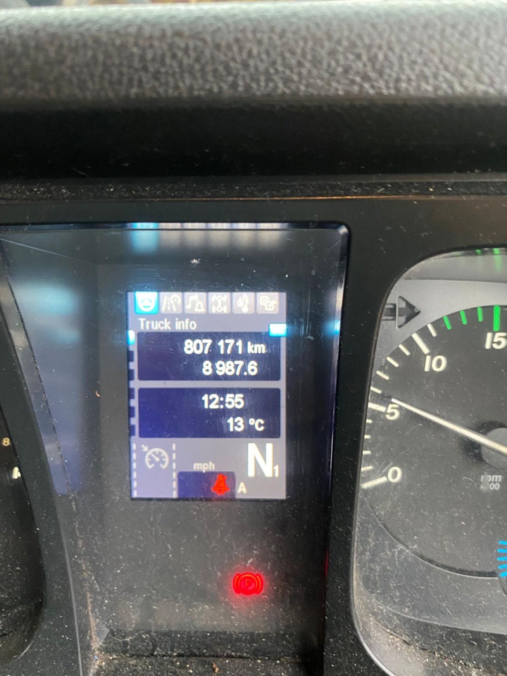 Mercedes 1827 - Tenteli kamyon: fotoğraf 5 Mercedes 1827 - Tenteli kamyon: fotoğraf 5