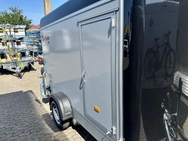 Cheval Liberte Debon Roadster 300, C300 Sandwich + Türe 1300 kg, 100 km/h, 300x155x190cm - Kapalı karoser römork: fotoğraf 3 Cheval Liberte Debon Roadster 300, C300 Sandwich + Türe 1300 kg, 100 km/h, 300x155x190cm - Kapalı karoser römork: fotoğraf 3