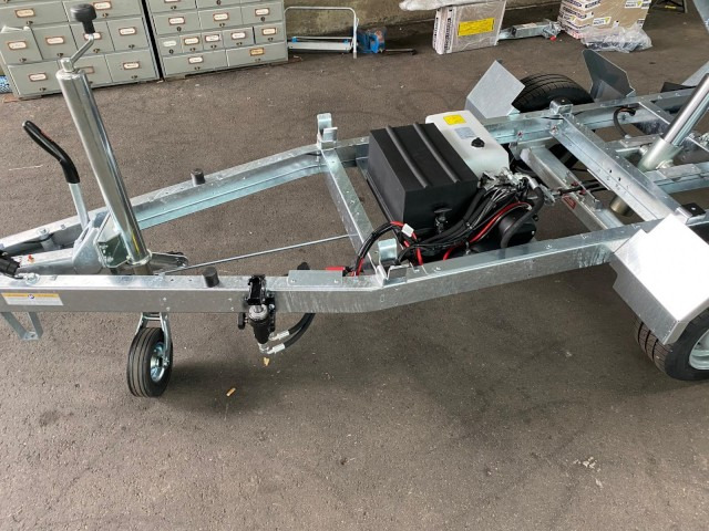 Humbaur HUK 152314 Heckkipper 1,5 t. 2300 x 1400 x 300mm E-Pumpe - Damperli römork: fotoğraf 2 Humbaur HUK 152314 Heckkipper 1,5 t. 2300 x 1400 x 300mm E-Pumpe - Damperli römork: fotoğraf 2
