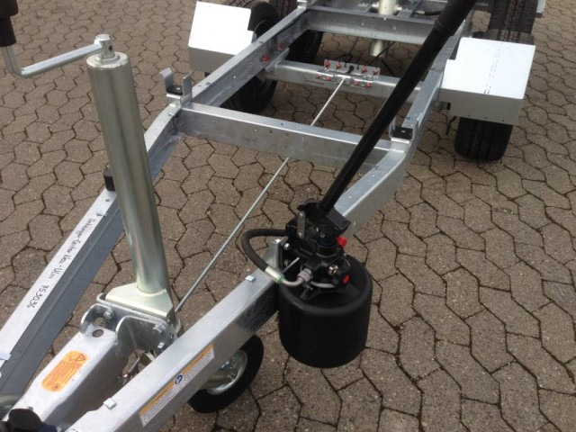 Humbaur HUK 202715 Heckkipper 2,0 t. 2680 x 1500 x 300mm, E-Pumpe - Damperli römork: fotoğraf 4 Humbaur HUK 202715 Heckkipper 2,0 t. 2680 x 1500 x 300mm, E-Pumpe - Damperli römork: fotoğraf 4