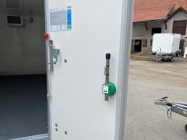 Humbaur Kühlanhänger HGK 303718-21 PF60 Deluxe 3,0 to. 3630x1670x1970mm - Refrijeratör römork: fotoğraf 3 Humbaur Kühlanhänger HGK 303718-21 PF60 Deluxe 3,0 to. 3630x1670x1970mm - Refrijeratör römork: fotoğraf 3