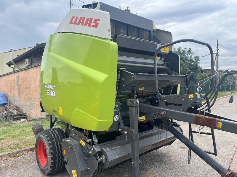 Claas Variant 380 - Silindirik balya makinesi: fotoğraf 1 Claas Variant 380 - Silindirik balya makinesi: fotoğraf 1
