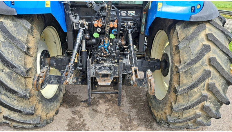 New Holland T 4.105 - Traktör: fotoğraf 5 New Holland T 4.105 - Traktör: fotoğraf 5