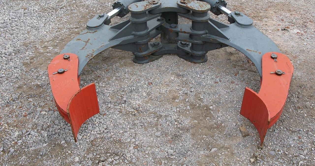 Balavto Pipe grab for excavator - Çeneli kepçe: fotoğraf 1 Balavto Pipe grab for excavator - Çeneli kepçe: fotoğraf 1