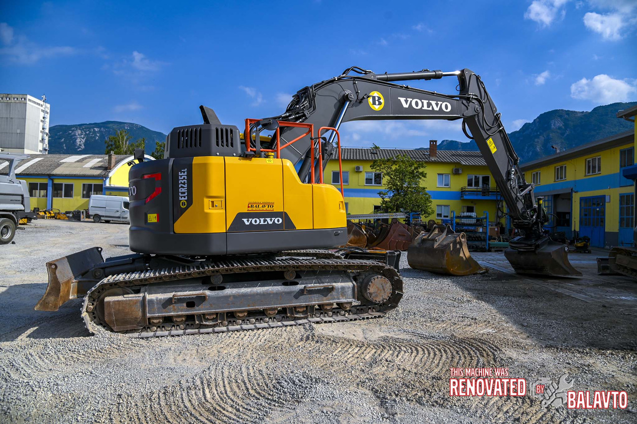 Paletli ekskavatör VOLVO ECR235EL: fotoğraf 11