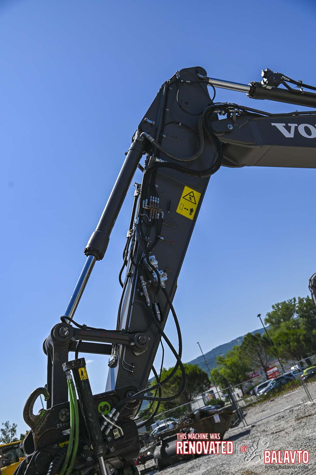 Paletli ekskavatör VOLVO ECR235EL: fotoğraf 38
