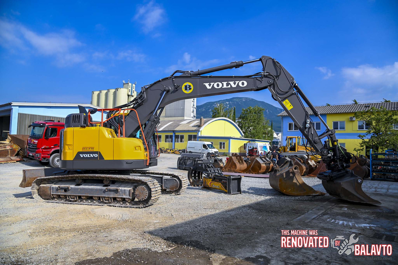 Paletli ekskavatör VOLVO ECR235EL: fotoğraf 13