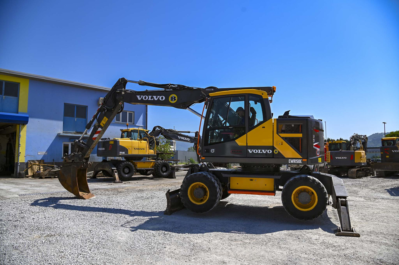 VOLVO EWR150E - Tekerlekli ekskavatör: fotoğraf 3 VOLVO EWR150E - Tekerlekli ekskavatör: fotoğraf 3