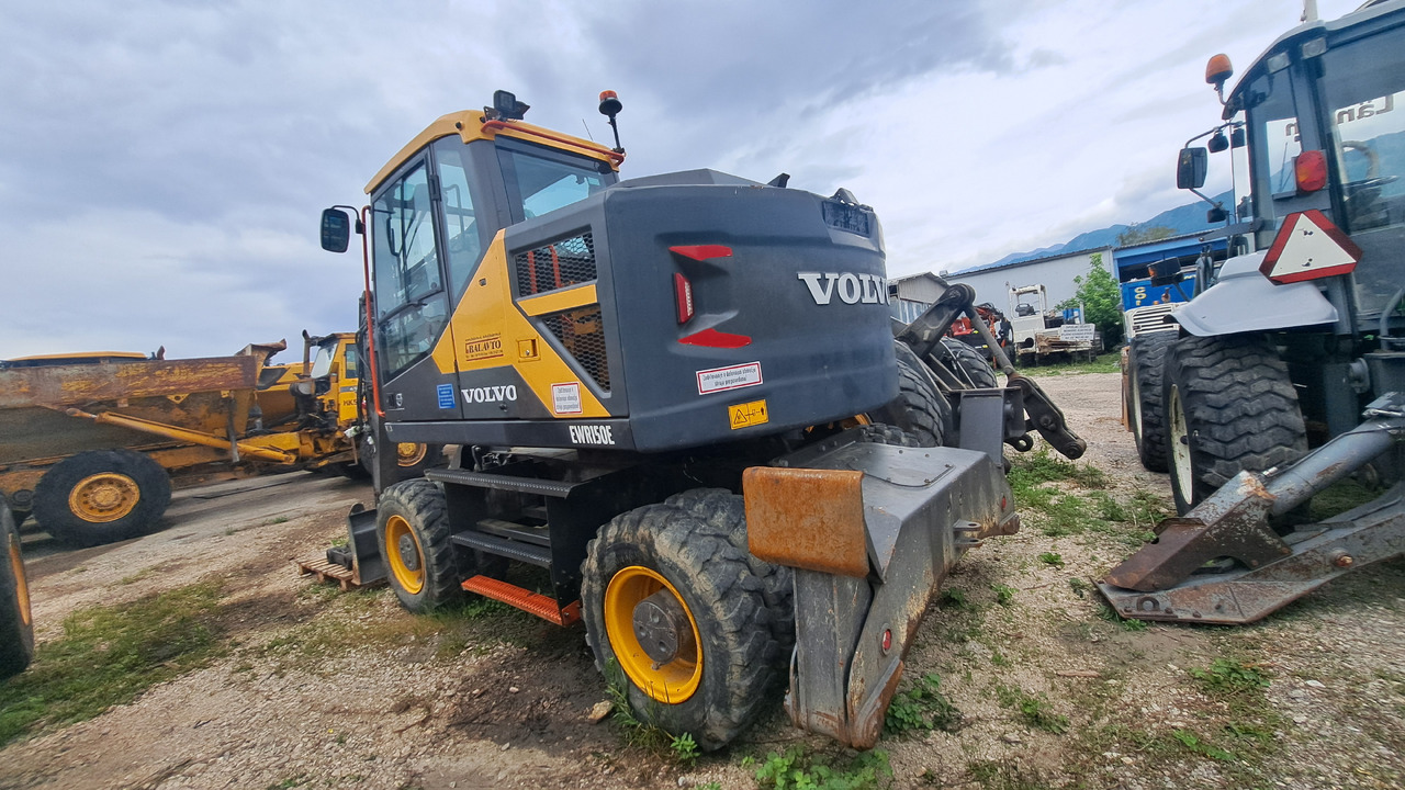 VOLVO EWR150E - Tekerlekli ekskavatör: fotoğraf 1 VOLVO EWR150E - Tekerlekli ekskavatör: fotoğraf 1