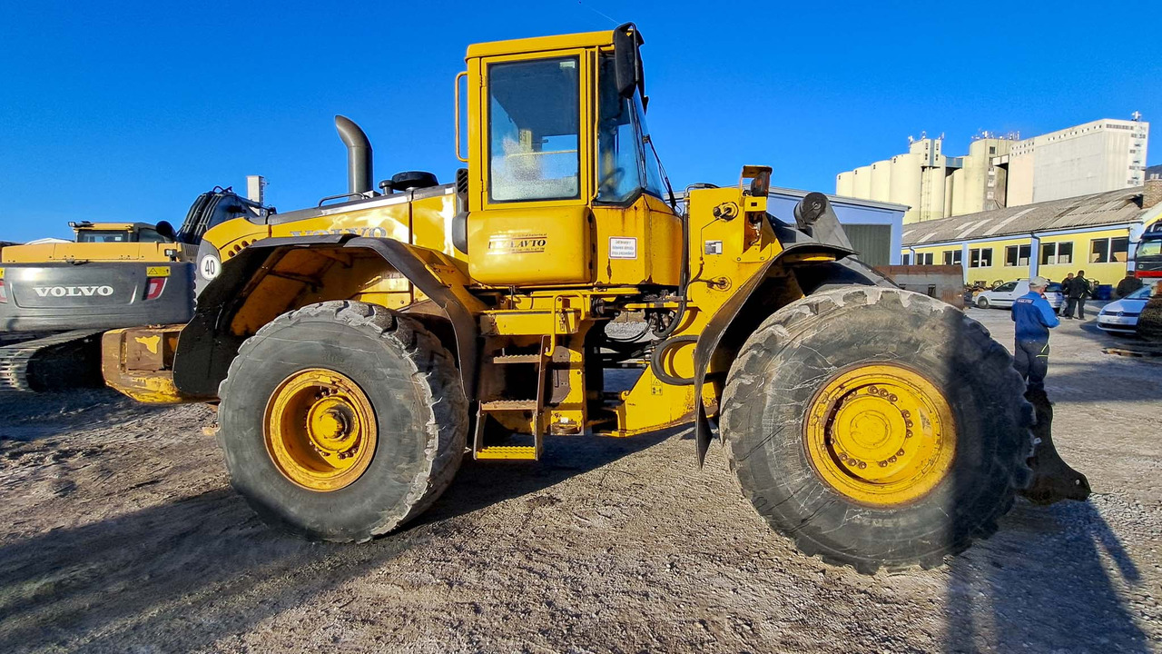 VOLVO L120E - Tekerlekli yükleyici: fotoğraf 4 VOLVO L120E - Tekerlekli yükleyici: fotoğraf 4