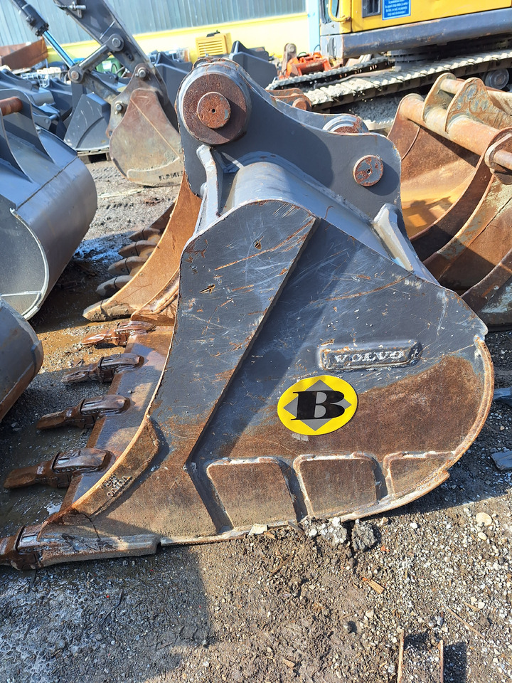VOLVO digging bucket 1100 mm - Ekskavatör kovası: fotoğraf 1 VOLVO digging bucket 1100 mm - Ekskavatör kovası: fotoğraf 1