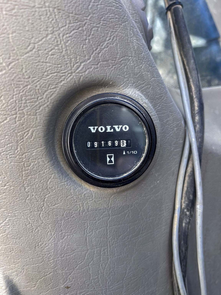 Paletli ekskavatör Volvo EC220D: fotoğraf 12