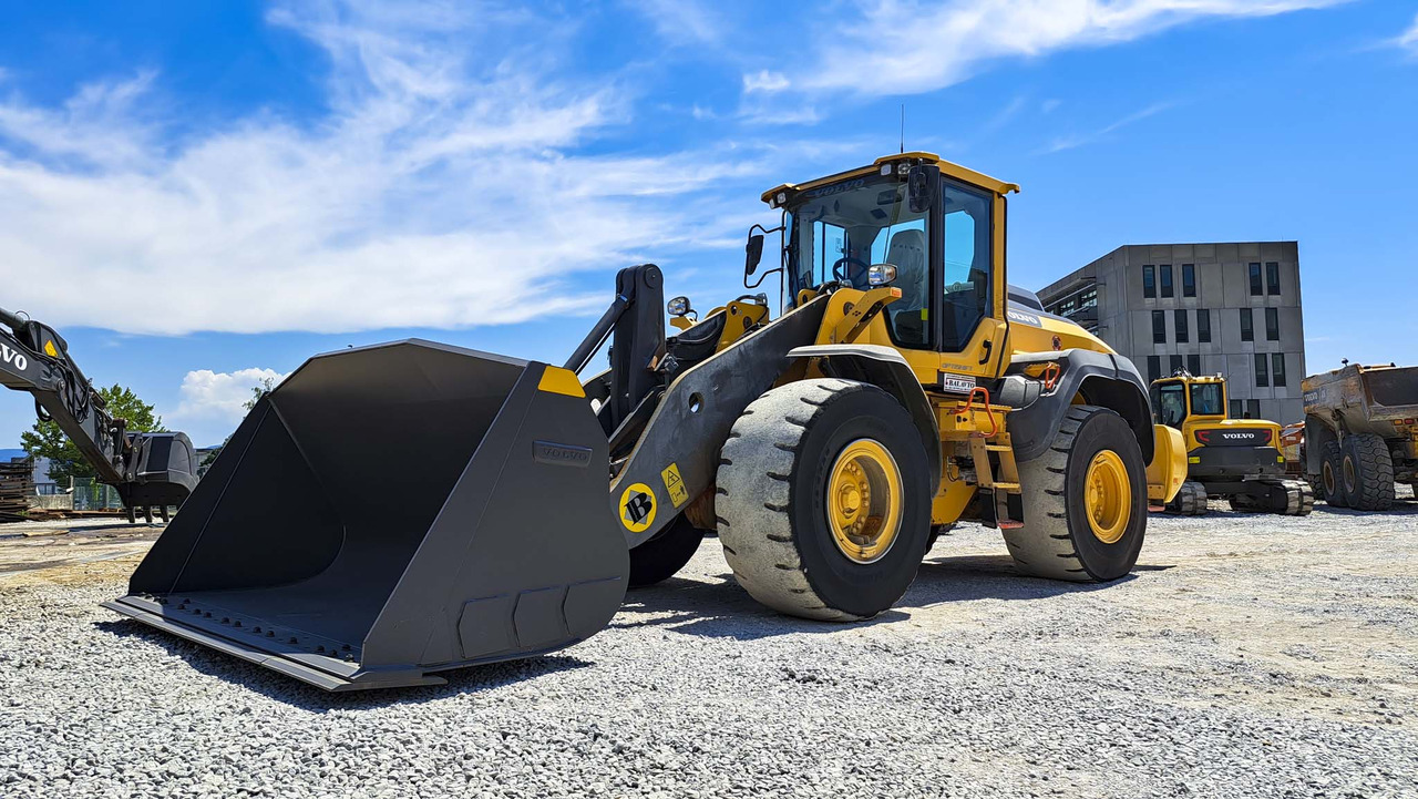 Volvo L120H - Tekerlekli yükleyici: fotoğraf 2 Volvo L120H - Tekerlekli yükleyici: fotoğraf 2