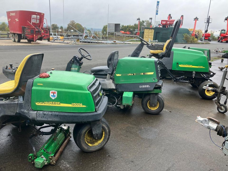 John Deere Spindelmäher, Großflächenmäher 2243, 2500A, 3235C - Çim biçme makinesi: fotoğraf 2 John Deere Spindelmäher, Großflächenmäher 2243, 2500A, 3235C - Çim biçme makinesi: fotoğraf 2