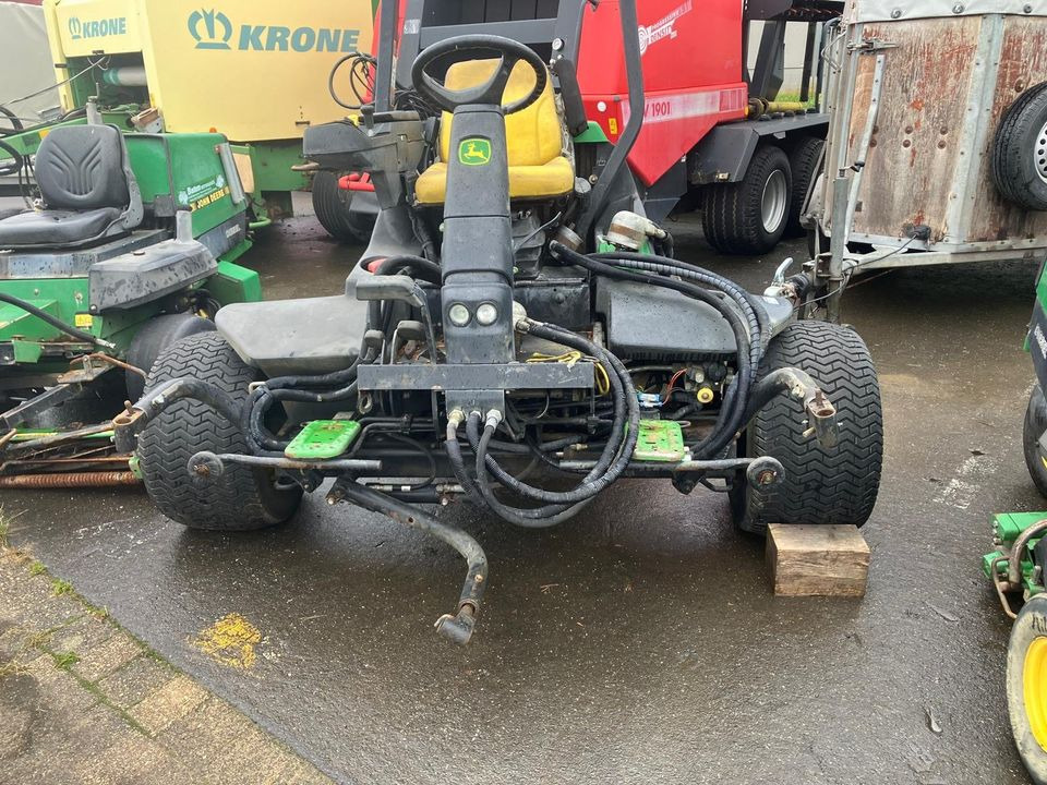 John Deere Spindelmäher, Großflächenmäher 2243, 2500A, 3235C - Çim biçme makinesi: fotoğraf 5 John Deere Spindelmäher, Großflächenmäher 2243, 2500A, 3235C - Çim biçme makinesi: fotoğraf 5