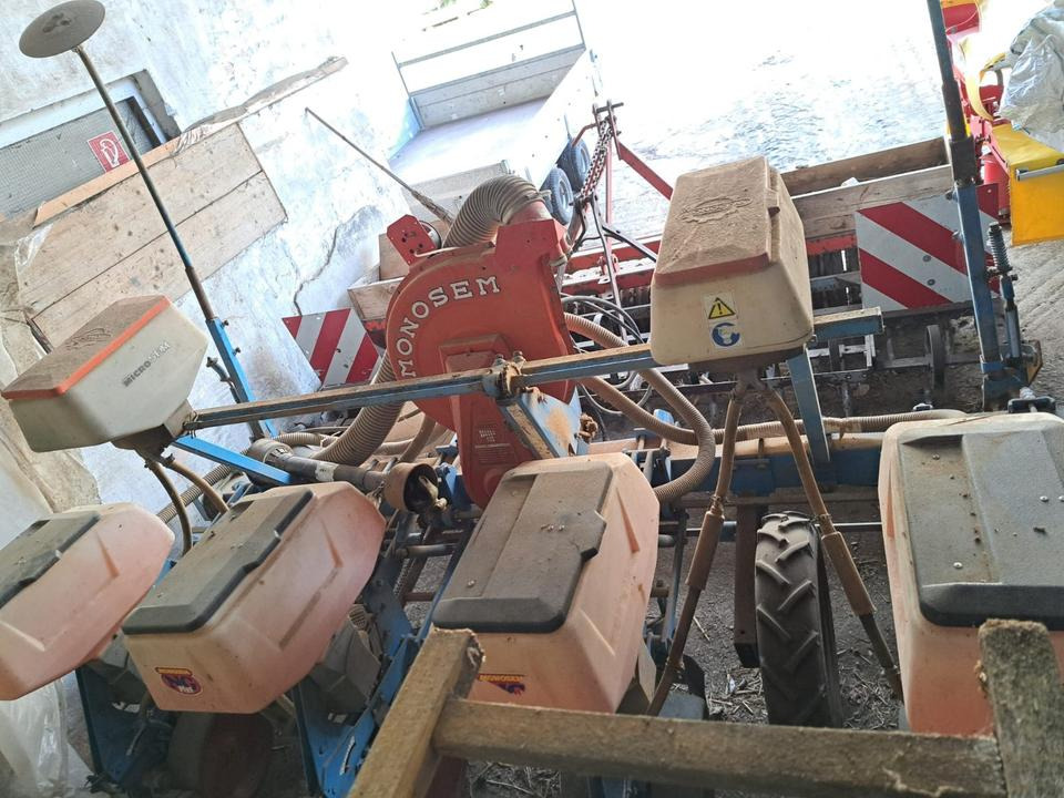 Monosem Pneumatisches Maissägerät 4-Reihig - Hassas ekim makinesi: fotoğraf 4 Monosem Pneumatisches Maissägerät 4-Reihig - Hassas ekim makinesi: fotoğraf 4