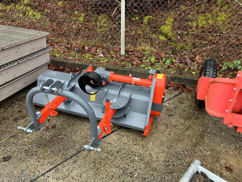 SBF JAM125-T Heckmulcher 125 cm Mulcher man. Verstellung - Sap parçalama makinası: fotoğraf 2 SBF JAM125-T Heckmulcher 125 cm Mulcher man. Verstellung - Sap parçalama makinası: fotoğraf 2