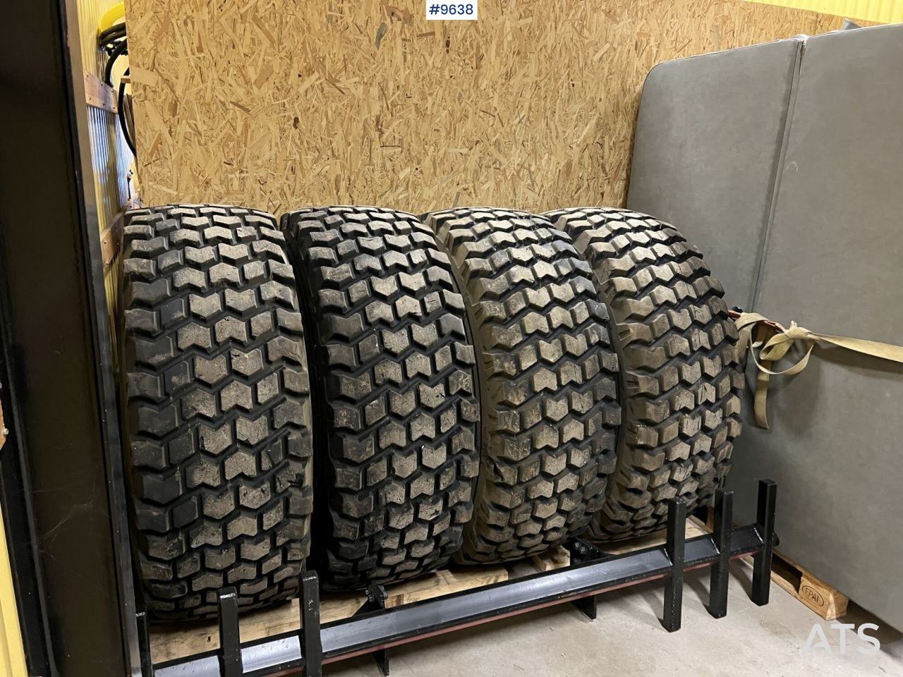 4 Nokian 20.5R25 tires on rims - Komple tekerlek - İş makinaları: fotoğraf 2 4 Nokian 20.5R25 tires on rims - Komple tekerlek - İş makinaları: fotoğraf 2