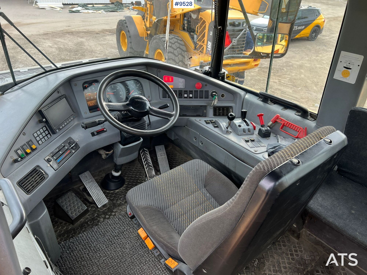 Dumper Volvo A25D 6X6 (SEE VIDEO) - Belden kırma kaya kamyonu: fotoğraf 5 Dumper Volvo A25D 6X6 (SEE VIDEO) - Belden kırma kaya kamyonu: fotoğraf 5
